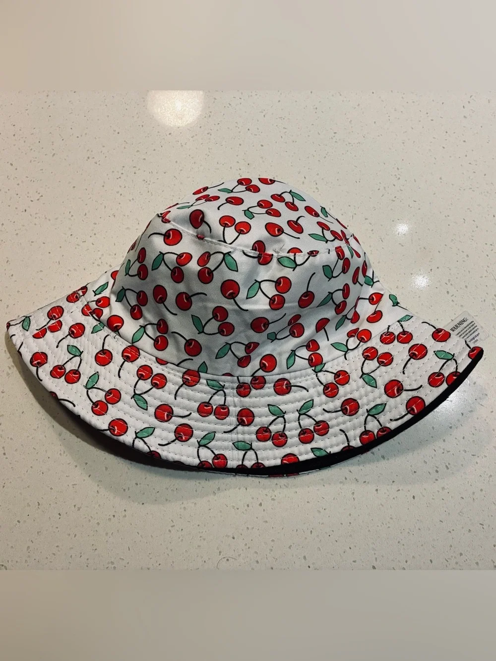 N/A playful bucket